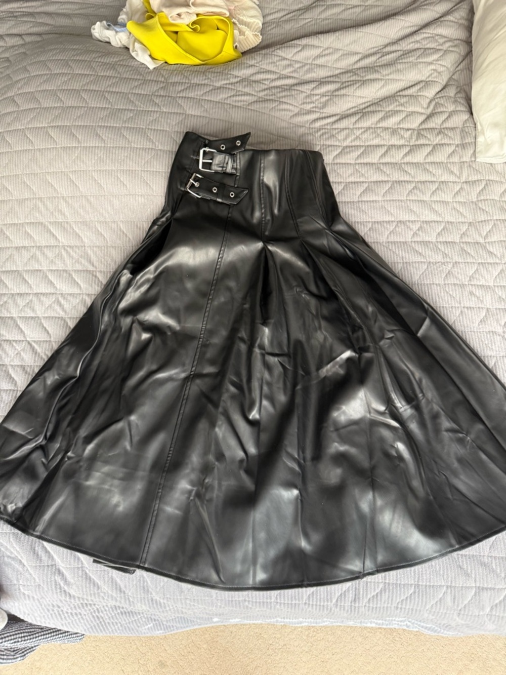 SHEIN Black Faux Leather Circle Skirt with Buckle Waist